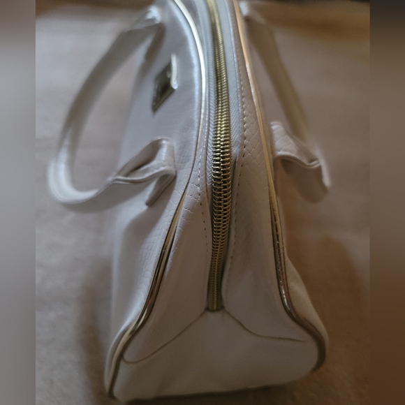 Valmont White & Gold Faux leather Handbag Lightweight - Picture 8 of 8